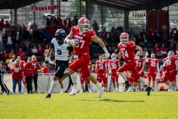 Lübeck Cougars gegen Langenfeld Longhorns: Spannendes Spiel endet mit knapper Niederlage für die Cougars