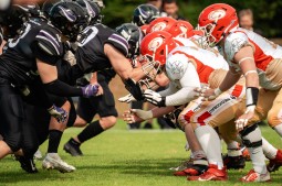 Langenfeld Longhorns besiegen Lübeck Cougars in spannendem Match